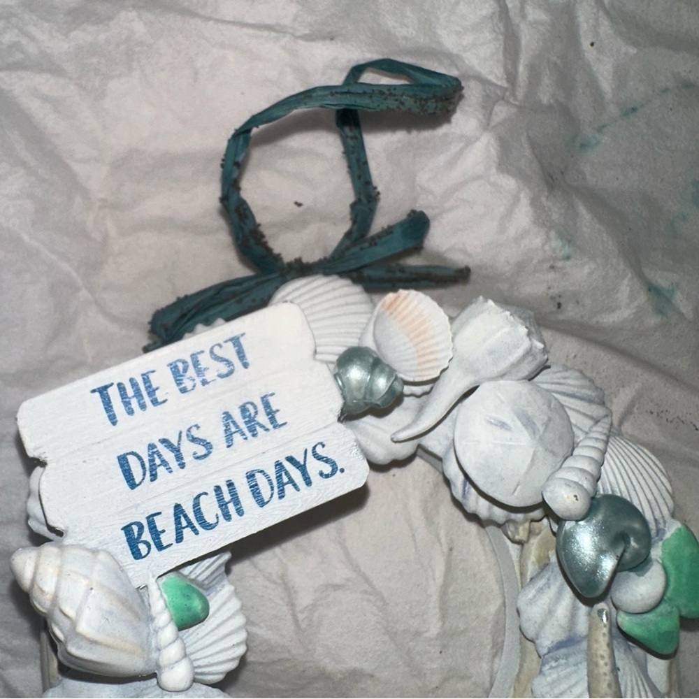 Hallmark Keepsake "A Day at the Beach Seashell Wreath" Ornament 2021 Christmas - Picture 3 of 6